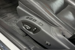 valkoinen Volvo V60 2018 kuva 16.