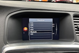 valkoinen Volvo V60 2018 kuva 18.