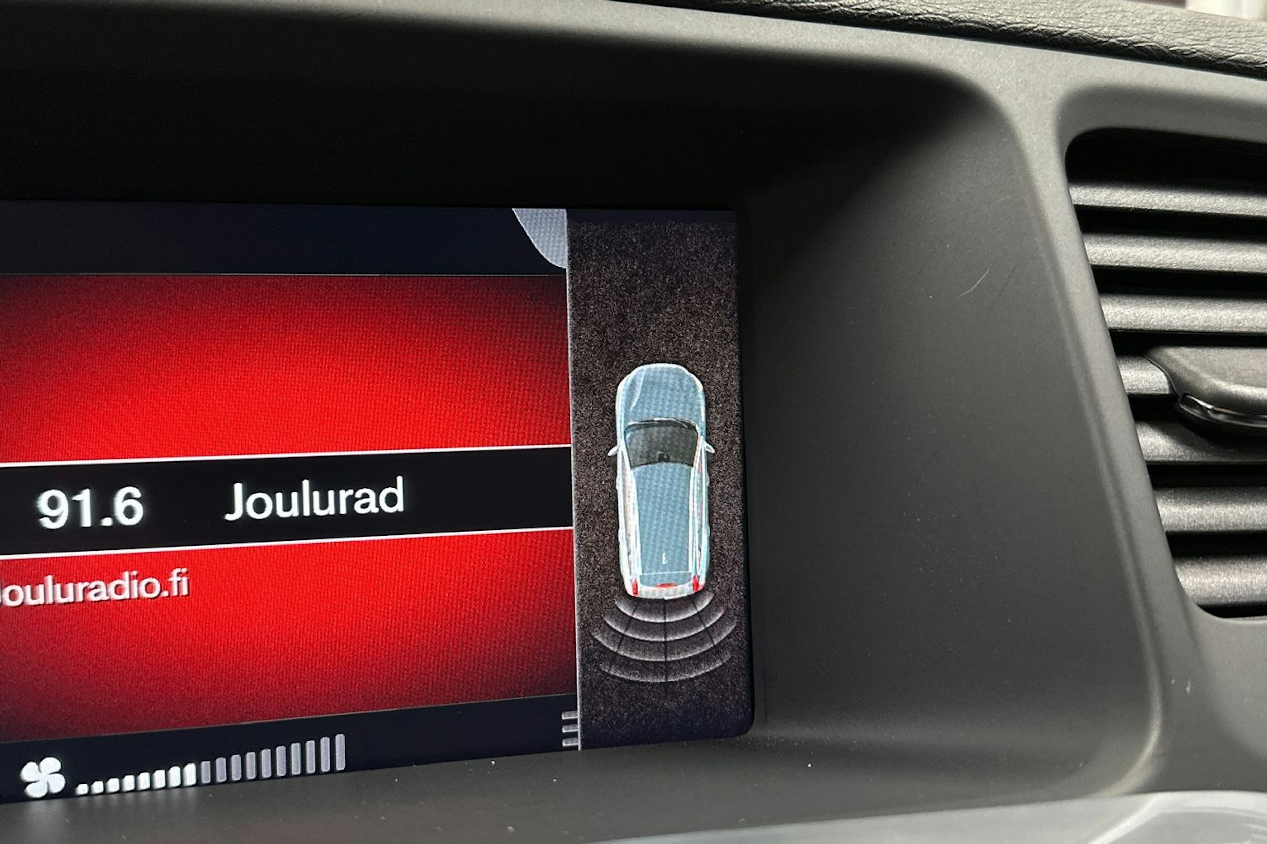 valkoinen Volvo V60 2018 kuva 19.