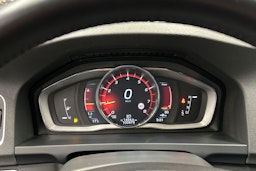 valkoinen Volvo V60 2018 kuva 25.