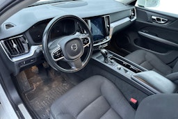 valkoinen Volvo V60 2018 kuva 3.