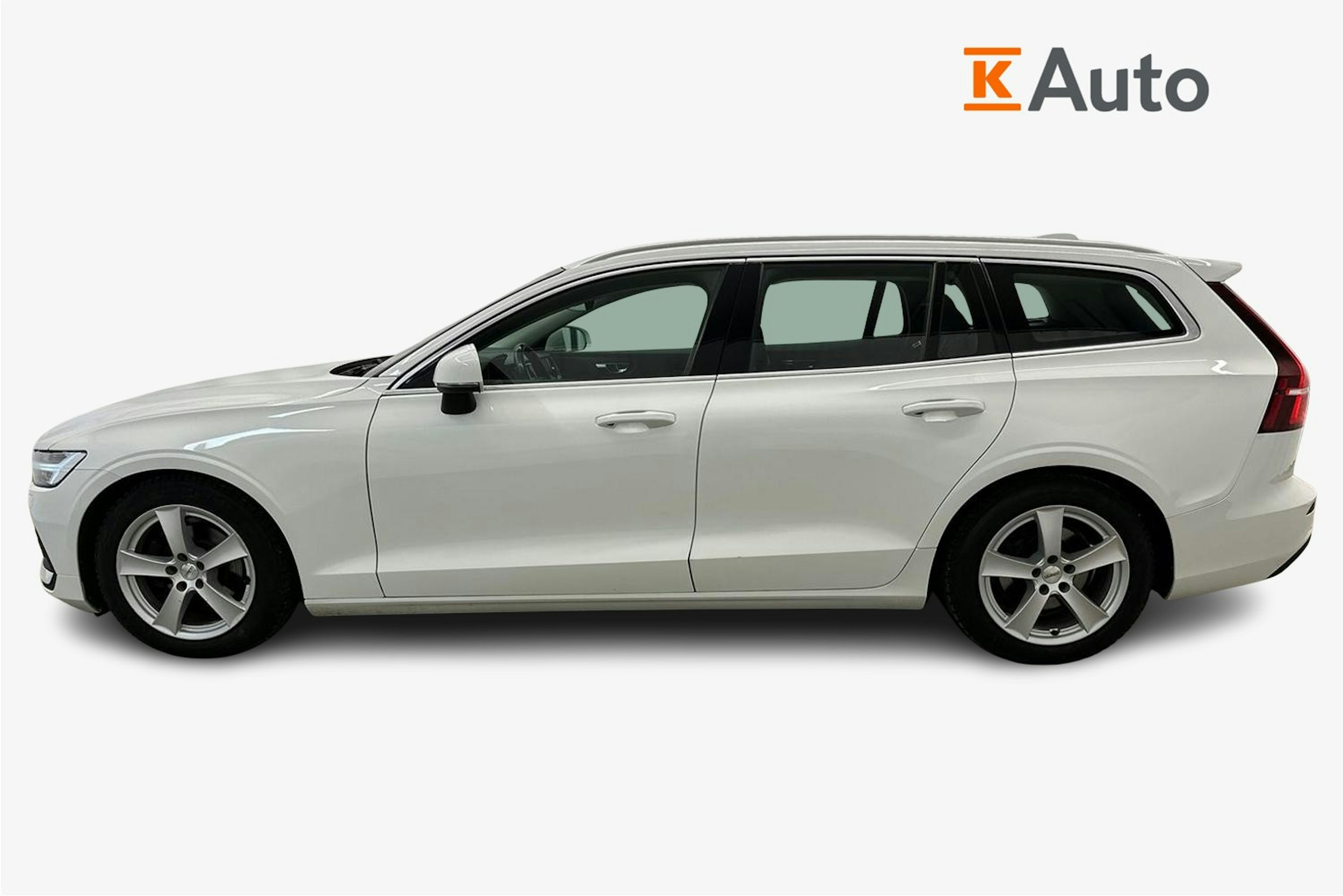 valkoinen Volvo V60 2018 kuva 6.