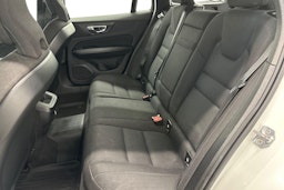 valkoinen Volvo V60 2018 kuva 10.