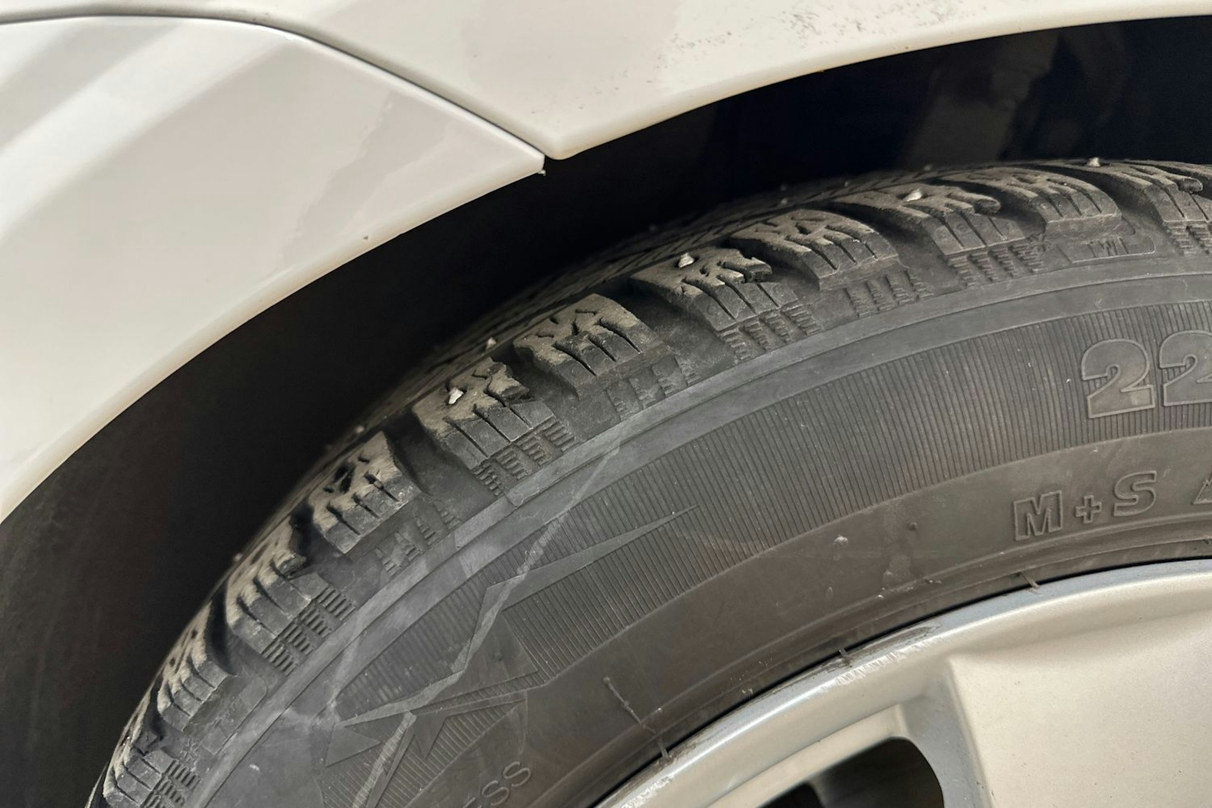 valkoinen Volvo V60 2018 kuva 13.