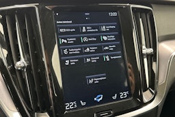 valkoinen Volvo V60 2018 kuva 17.