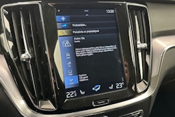 valkoinen Volvo V60 2018 kuva 20.