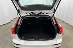 valkoinen Volvo V60 2018 kuva 21.