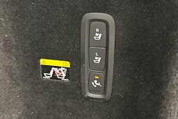 valkoinen Volvo V60 2018 kuva 22.