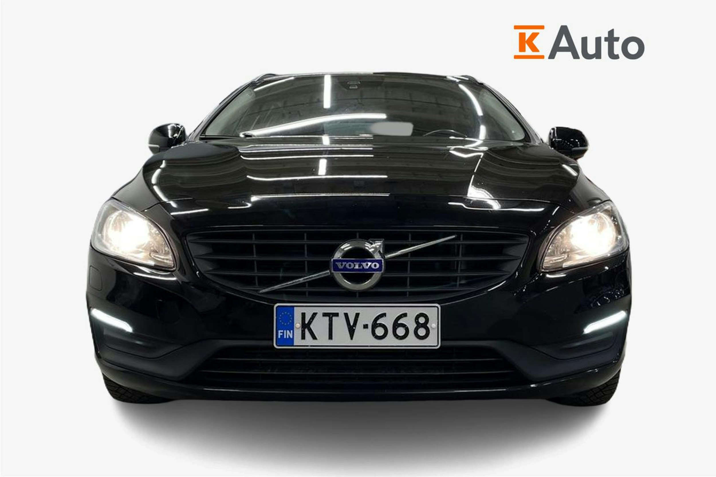 Musta Volvo V60 2018 kuva 5.