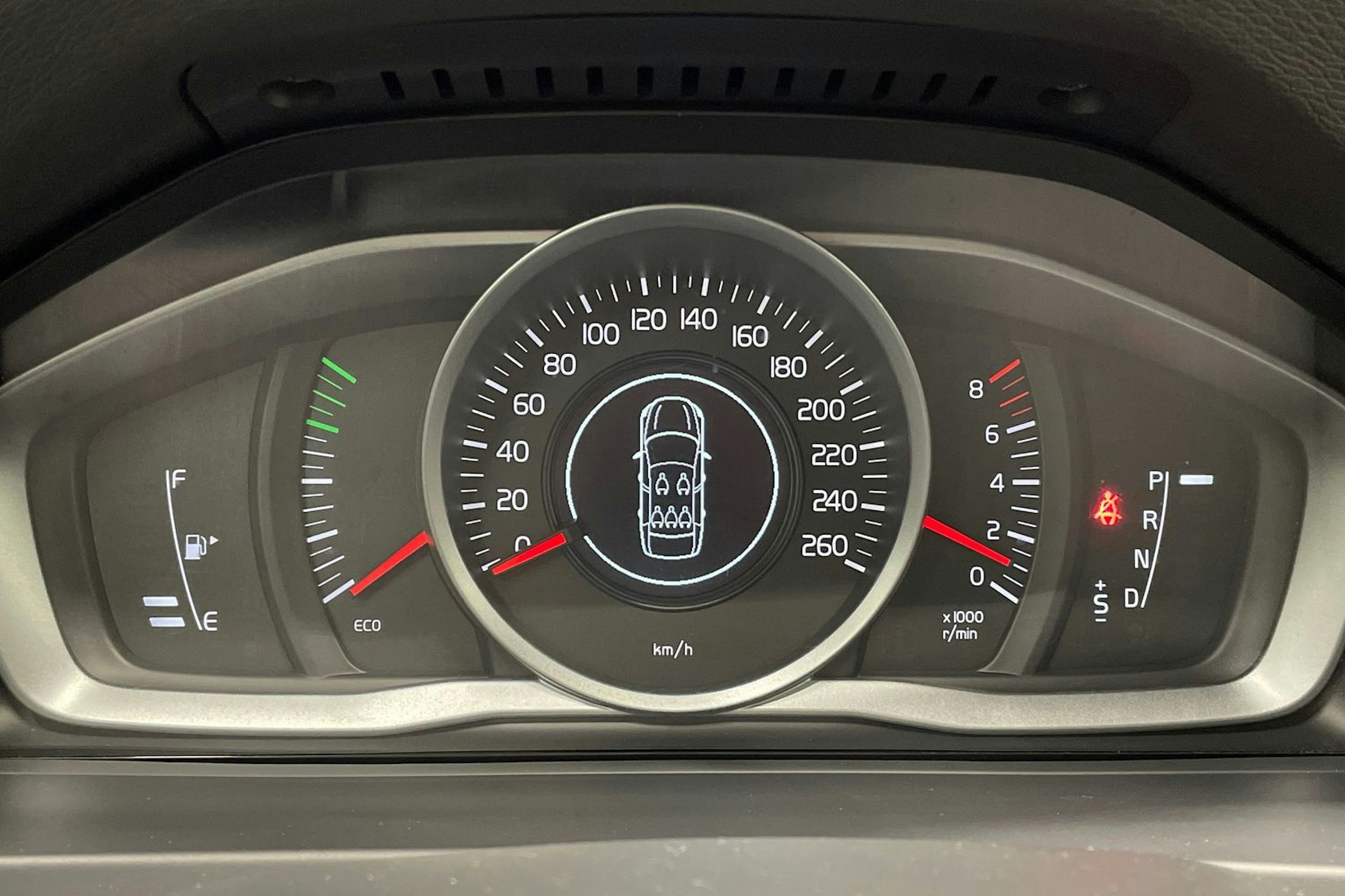 Musta Volvo V60 2018 kuva 16.