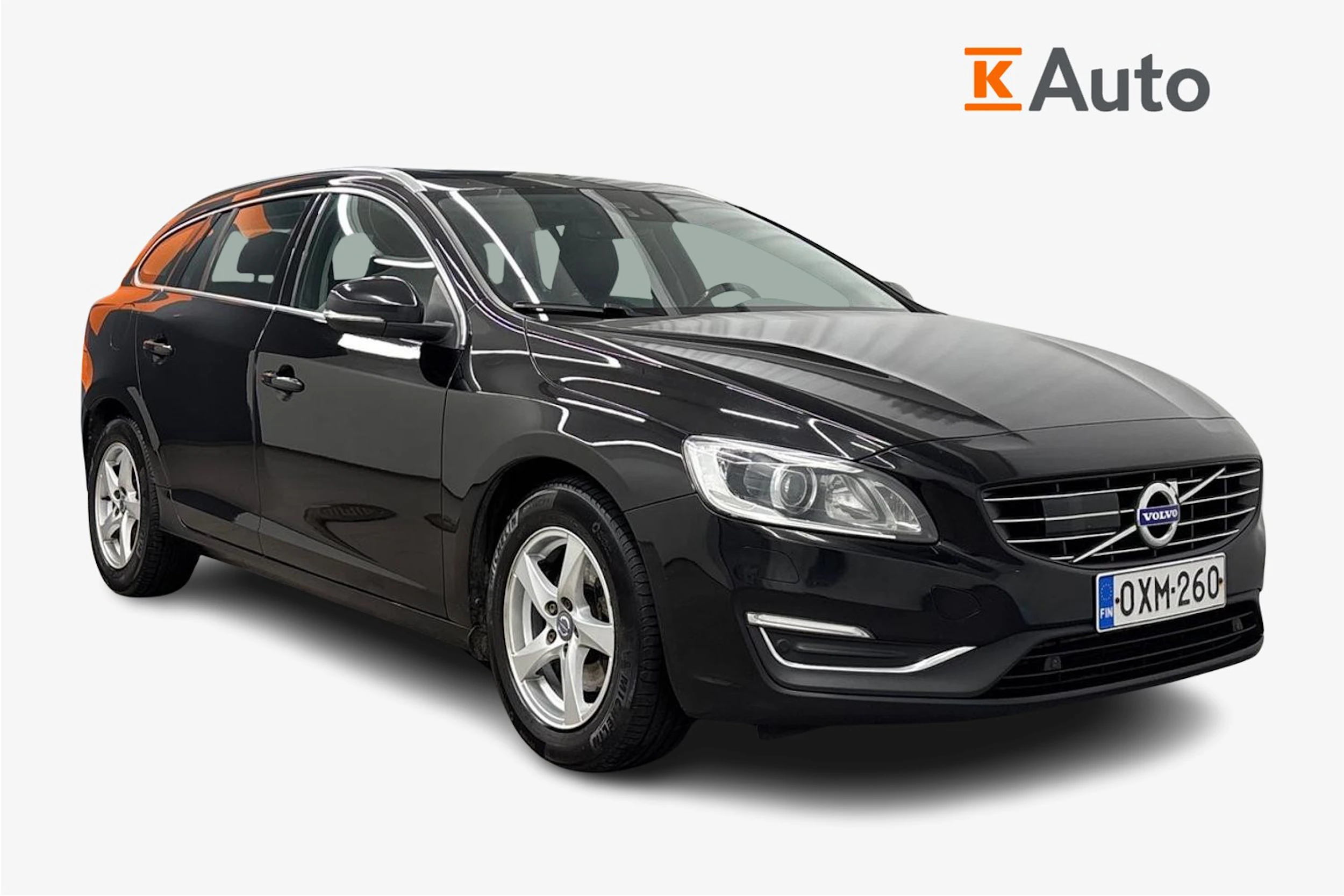 musta Volvo V60 2018 kuva 1.