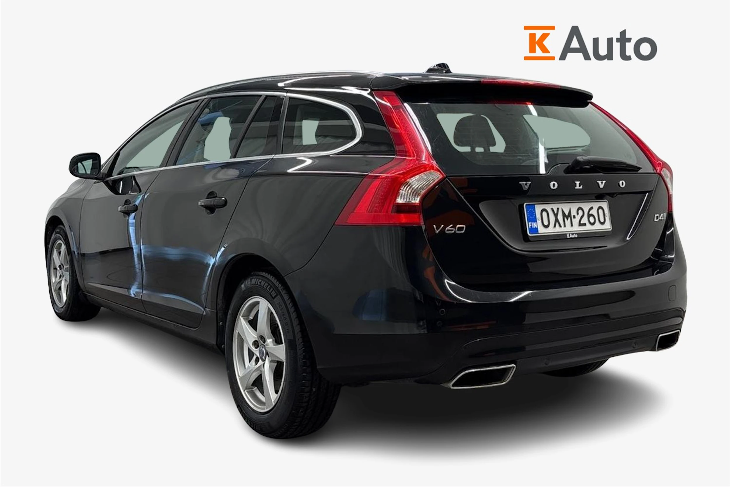 musta Volvo V60 2018 kuva 2.