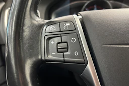 musta Volvo V60 2018 kuva 14.