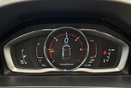 musta Volvo V60 2018 kuva 16.