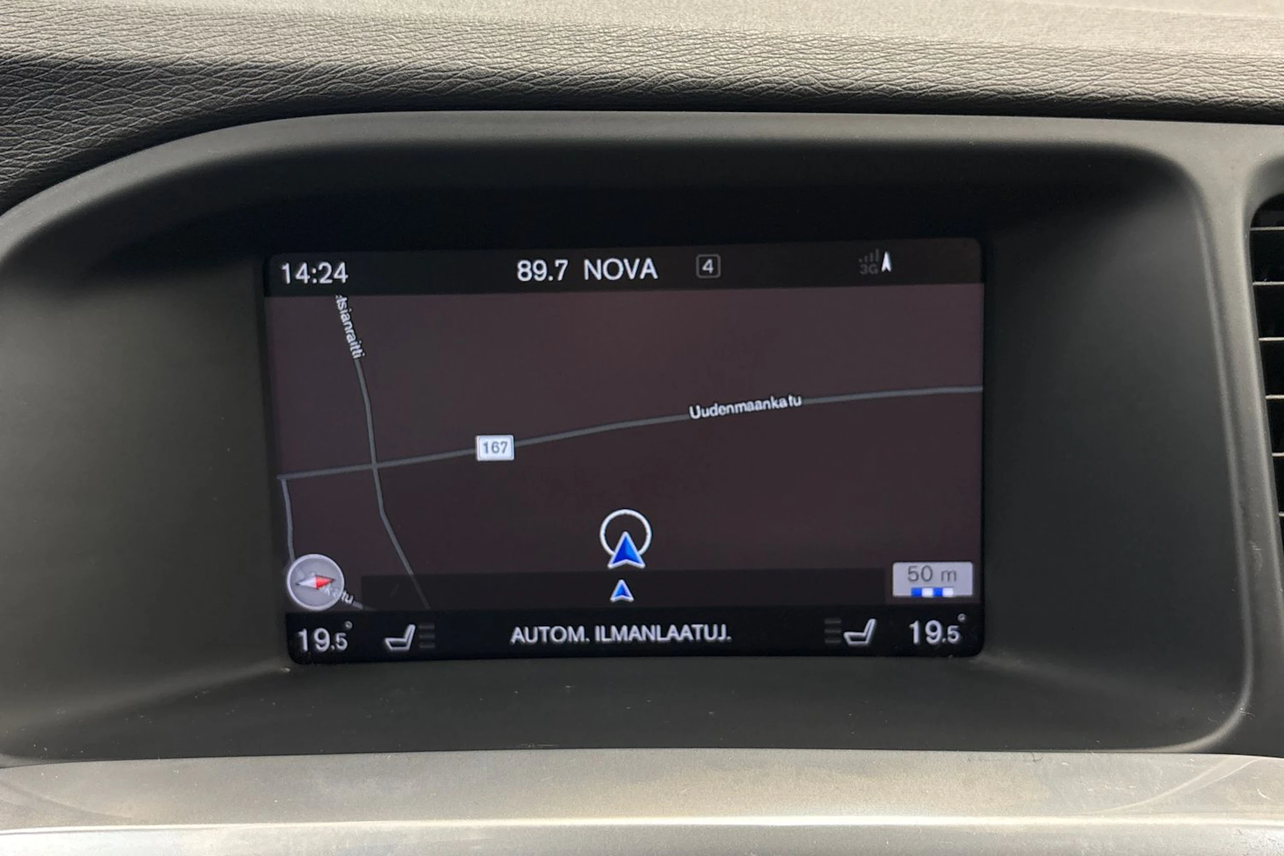 musta Volvo V60 2018 kuva 18.