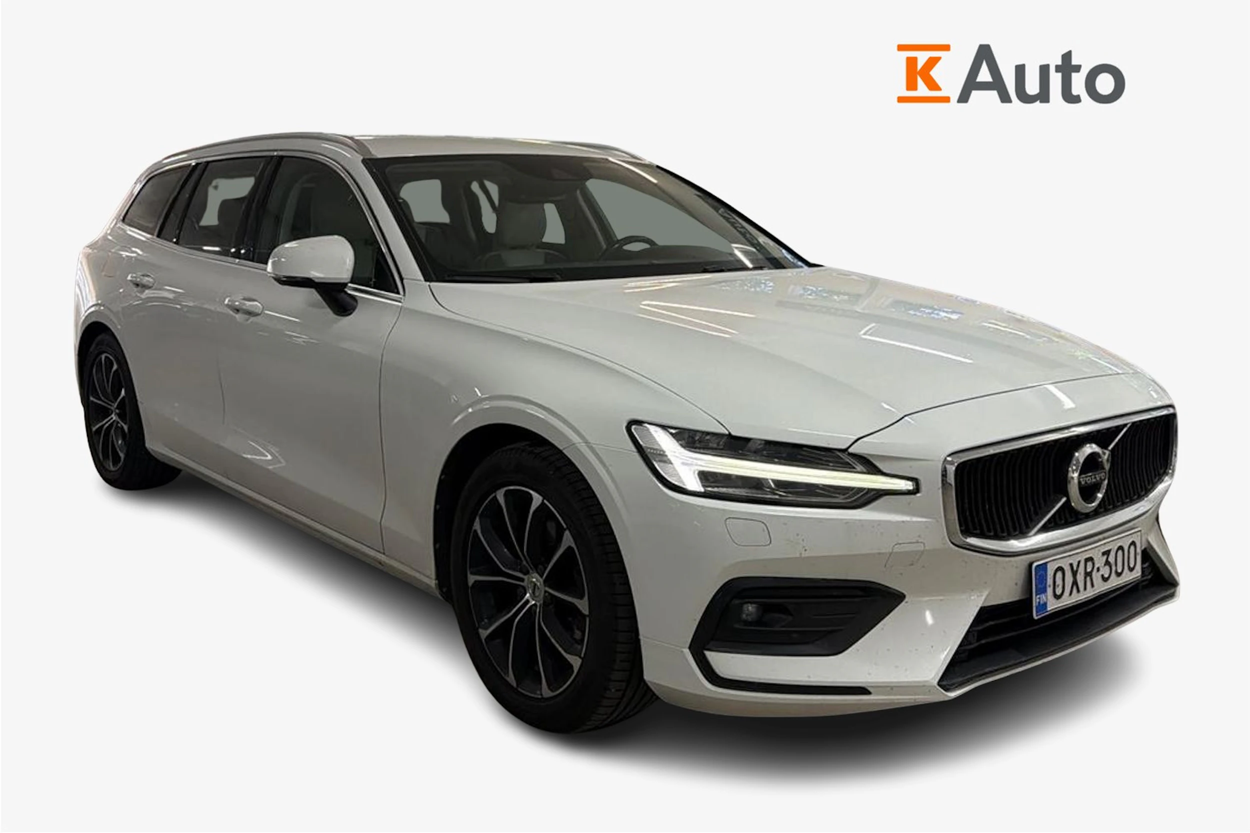 valkoinen Volvo V60 2019 kuva 1.