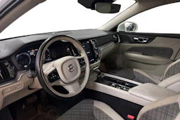 valkoinen Volvo V60 2019 kuva 3.
