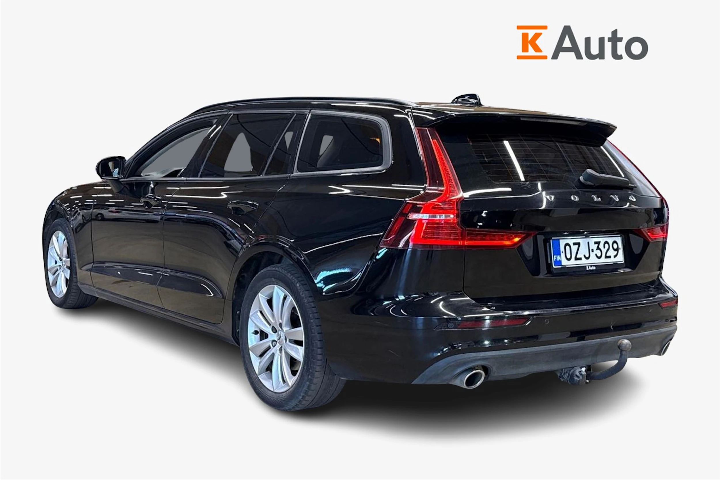 musta Volvo V60 2018 kuva 2.