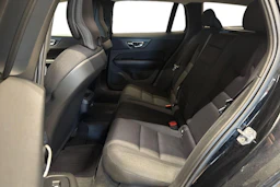 musta Volvo V60 2018 kuva 8.