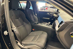 musta Volvo V60 2018 kuva 11.