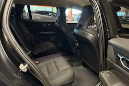 musta Volvo V60 2018 kuva 12.