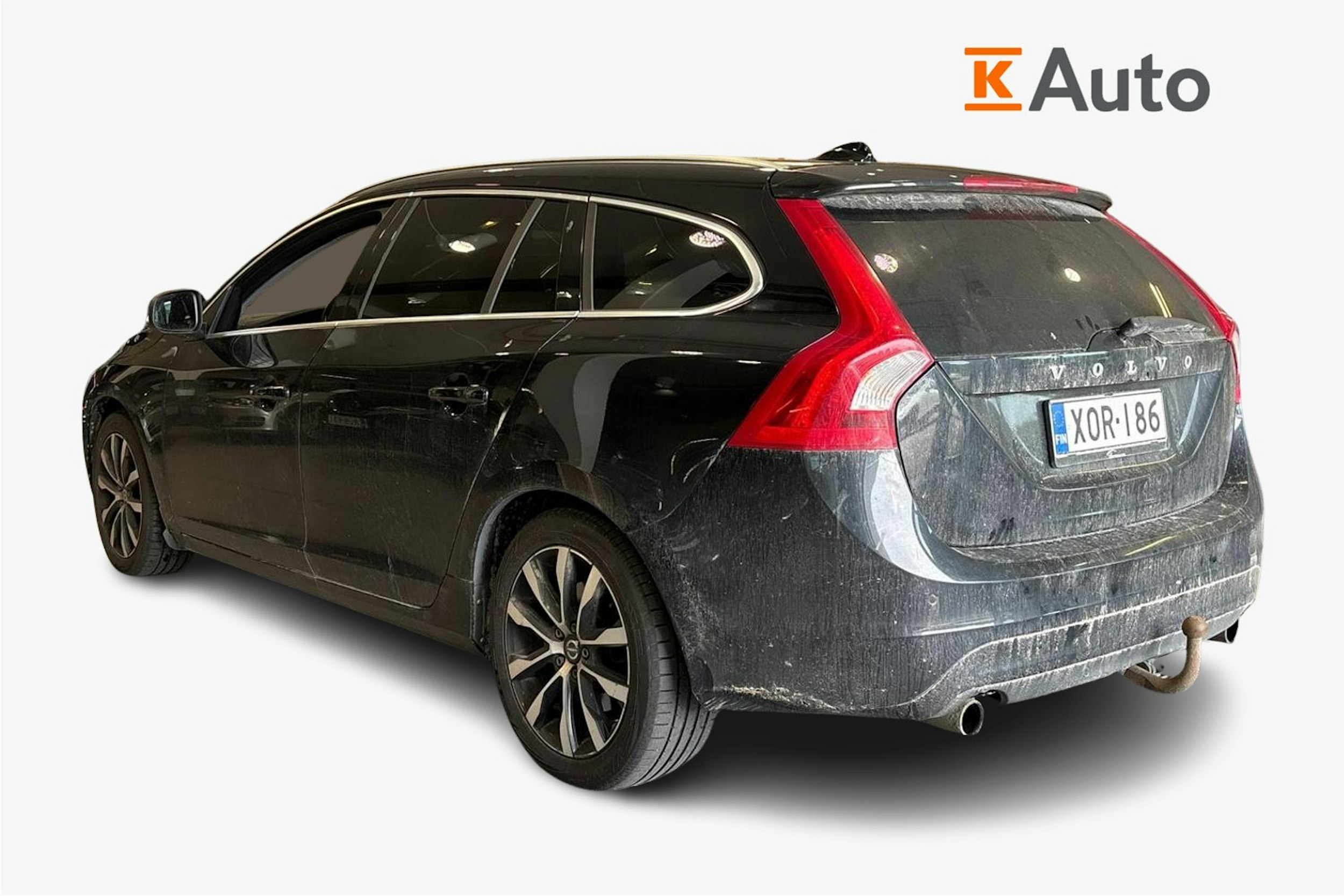 musta Volvo V60 2018 kuva 2.