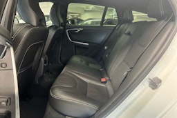 Valkoinen Volvo V60 2018 kuva 8.