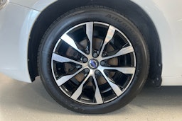 Valkoinen Volvo V60 2018 kuva 9.