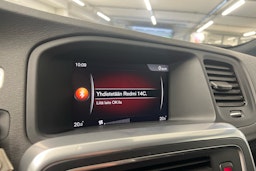 Valkoinen Volvo V60 2018 kuva 17.