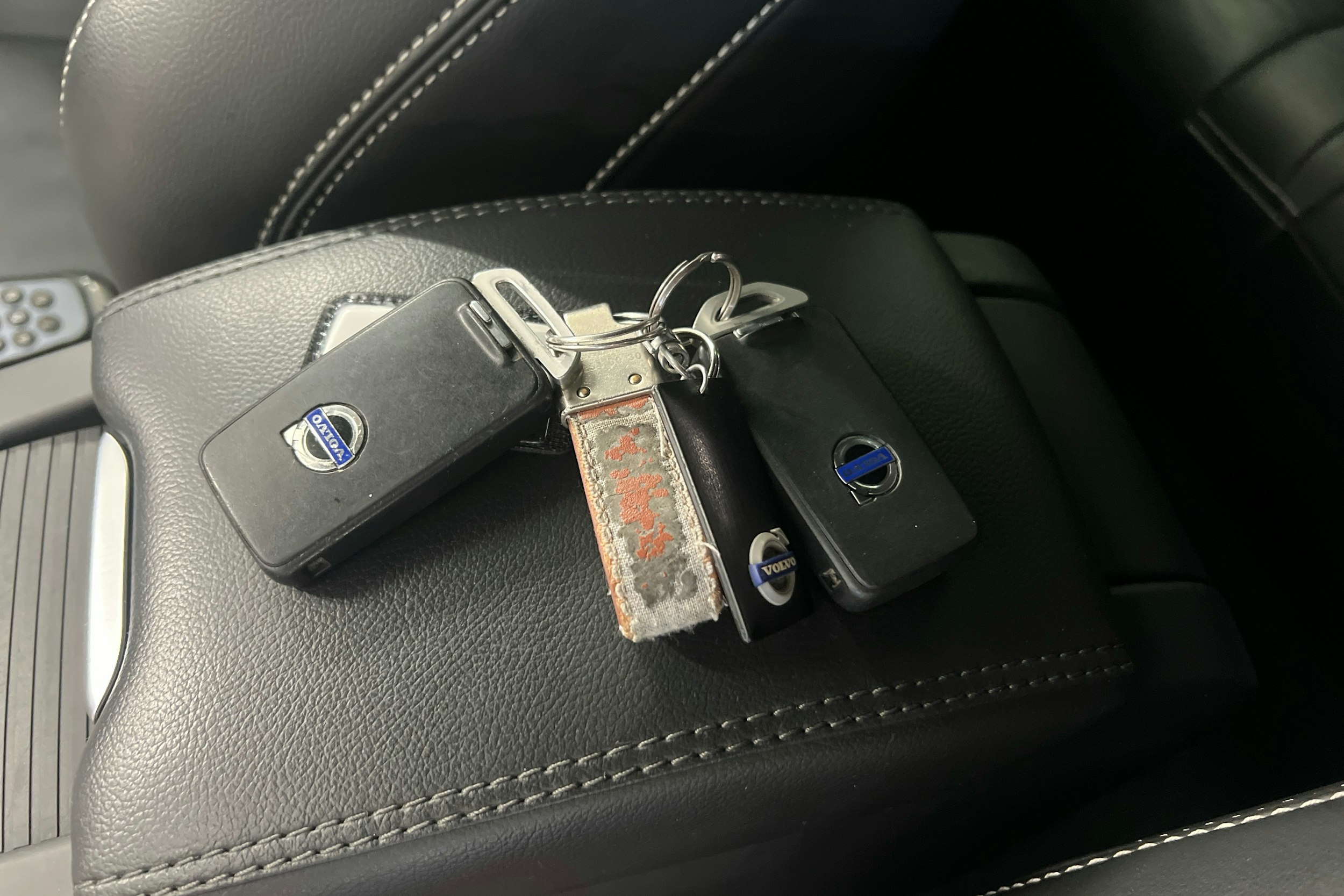 Valkoinen Volvo V60 2018 kuva 22.