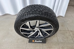 sininen Volvo V60 2019 kuva 13.