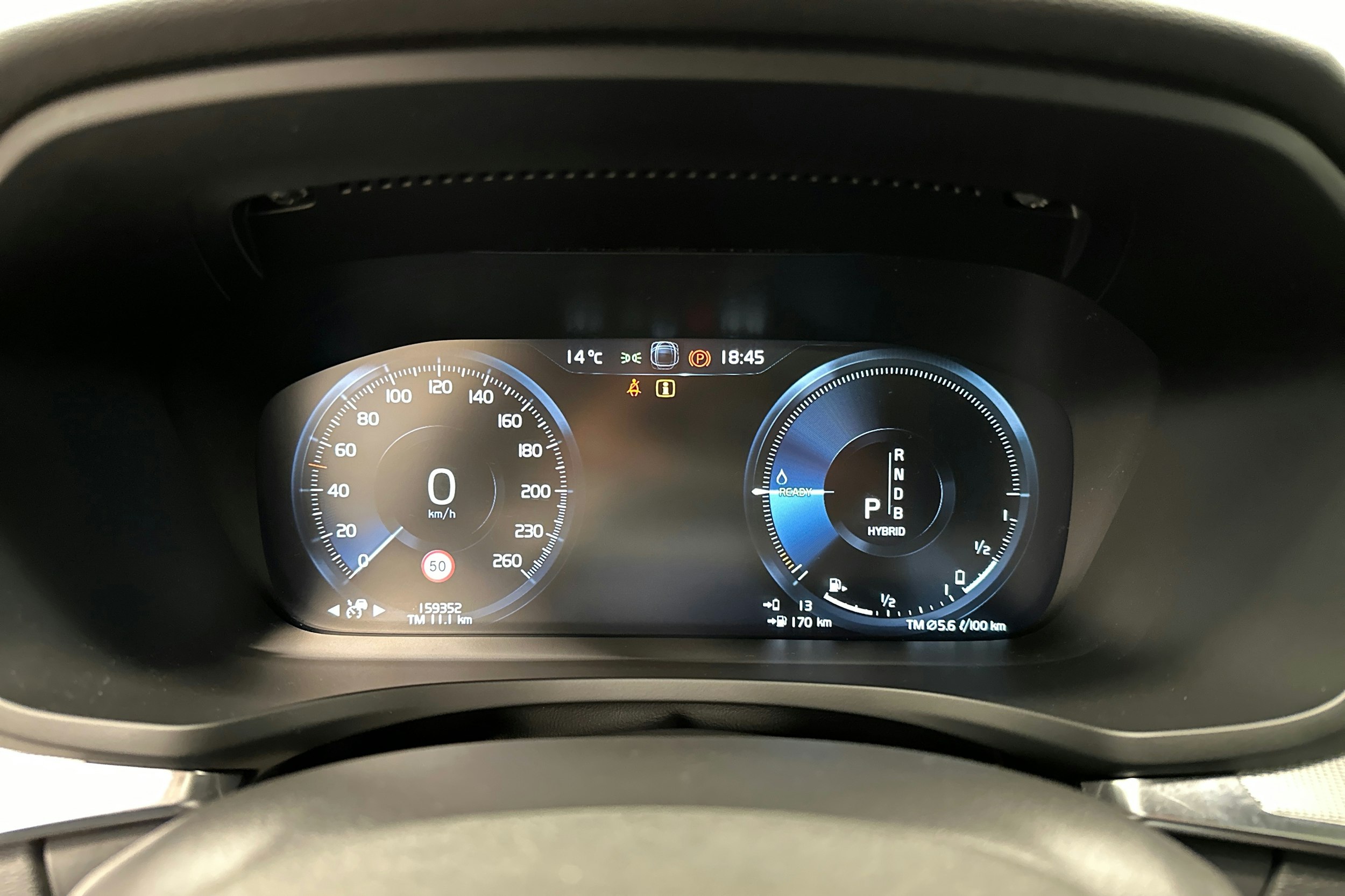 sininen Volvo V60 2019 kuva 16.