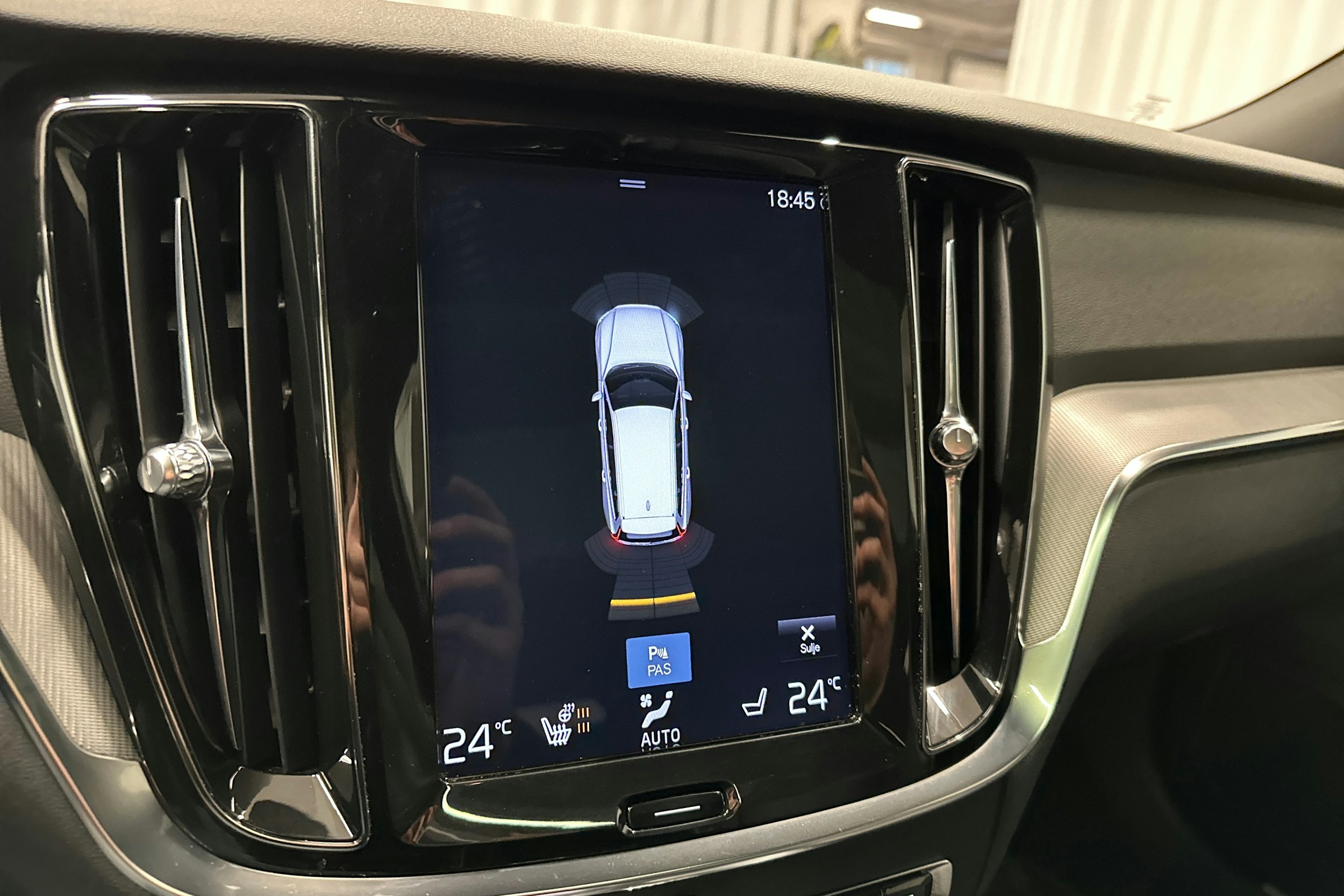 sininen Volvo V60 2019 kuva 17.