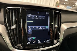 sininen Volvo V60 2019 kuva 20.