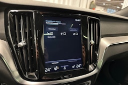 sininen Volvo V60 2019 kuva 21.