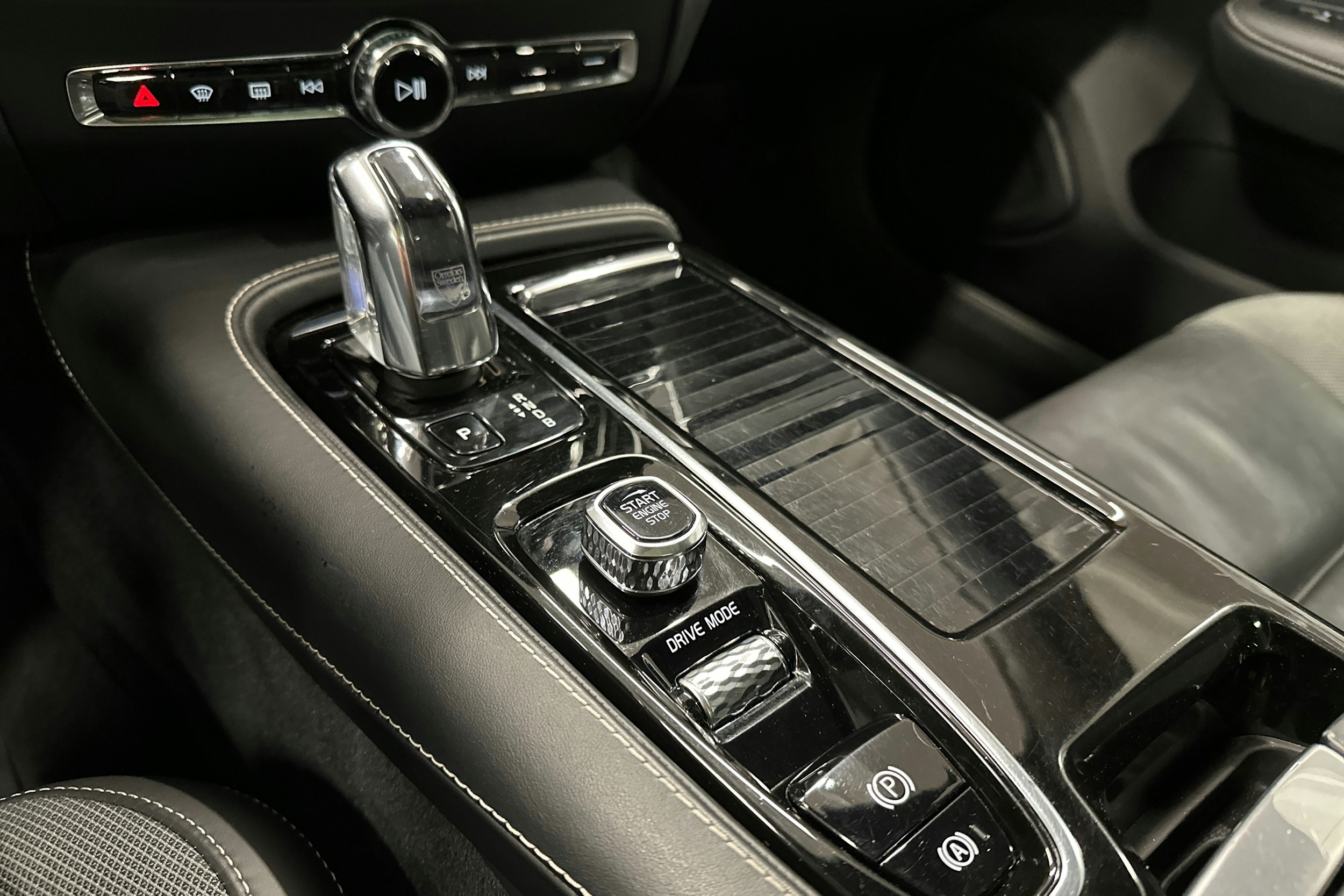 sininen Volvo V60 2019 kuva 22.