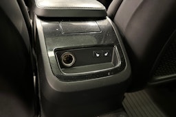 sininen Volvo V60 2019 kuva 28.