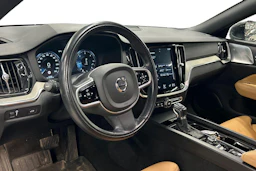 musta Volvo V60 2019 kuva 3.