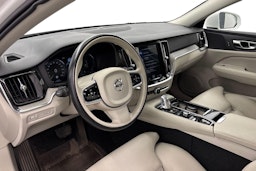 valkoinen Volvo V60 2019 kuva 3.