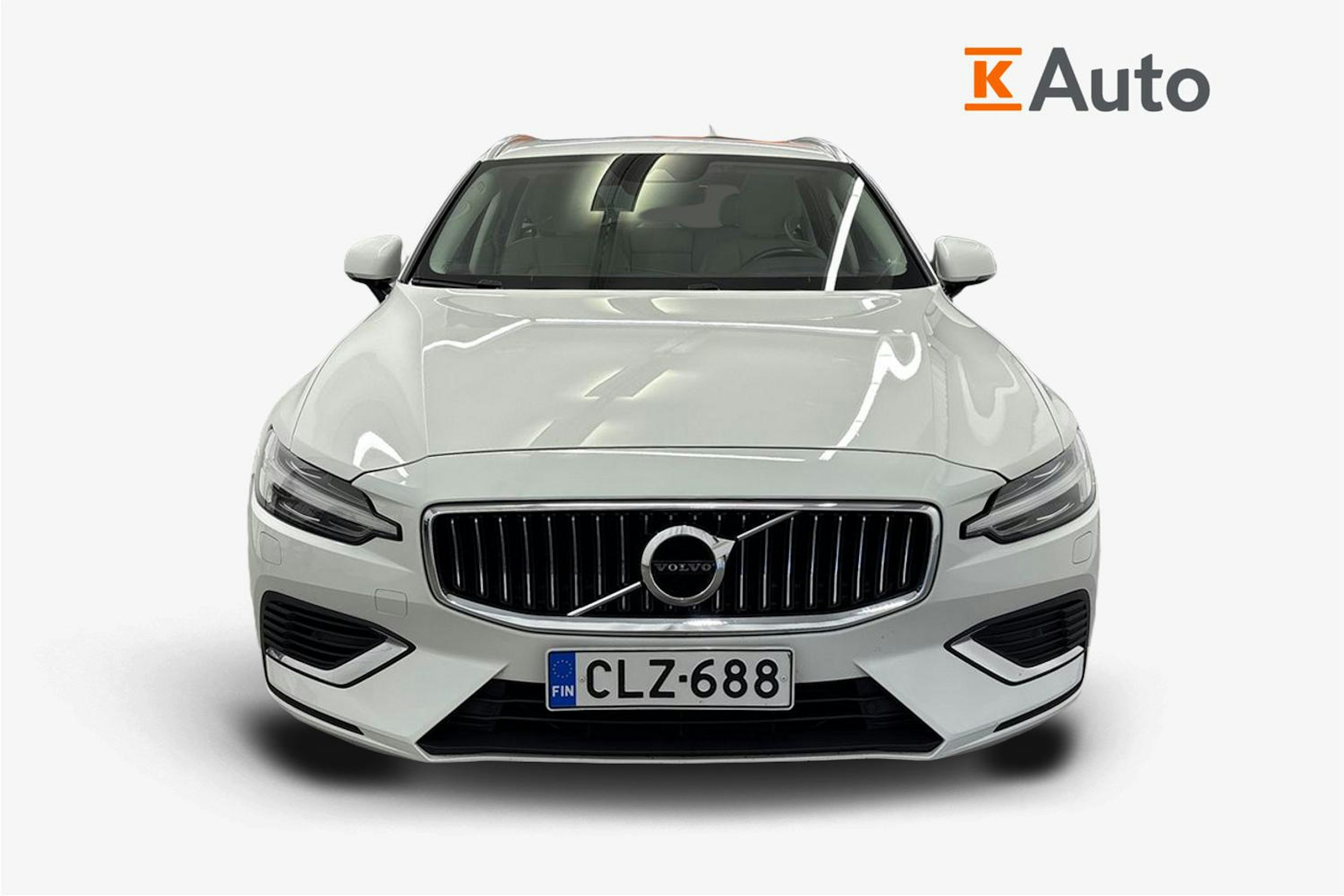 valkoinen Volvo V60 2019 kuva 5.