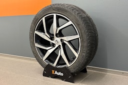 valkoinen Volvo V60 2019 kuva 13.