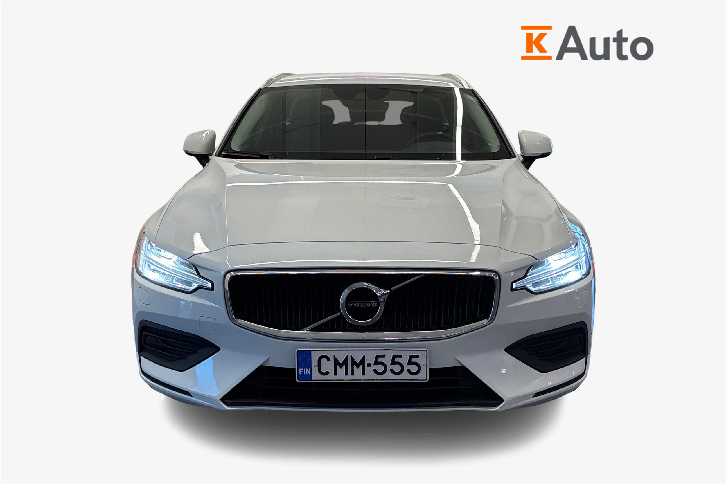 Valkoinen Volvo V60 2019 kuva 5.