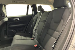 Valkoinen Volvo V60 2019 kuva 11.