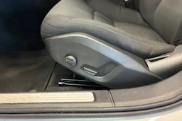 Valkoinen Volvo V60 2019 kuva 25.