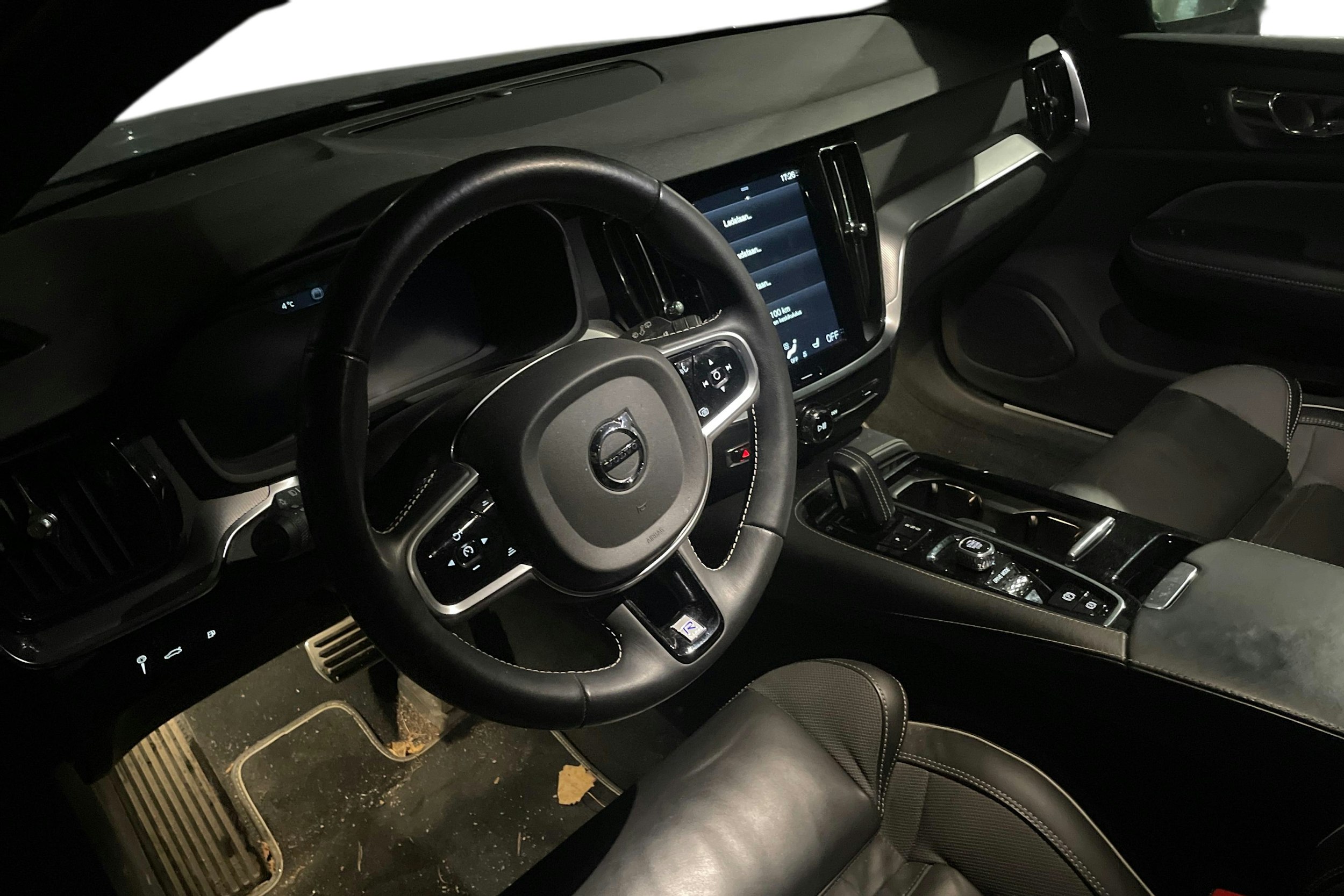 met. sininen Volvo V60 2019 kuva 3.