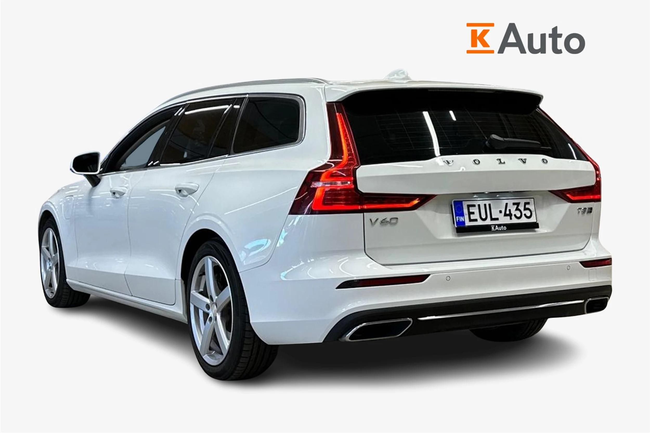 valkoinen Volvo V60 2019 kuva 3.