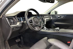 valkoinen Volvo V60 2019 kuva 8.