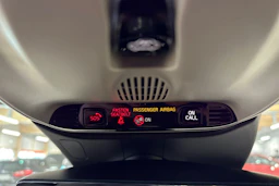 valkoinen Volvo V60 2019 kuva 23.