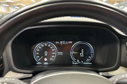 valkoinen Volvo V60 2019 kuva 24.