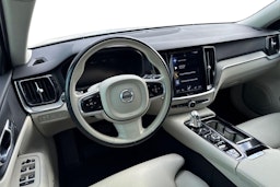 valkoinen Volvo V60 2019 kuva 7.